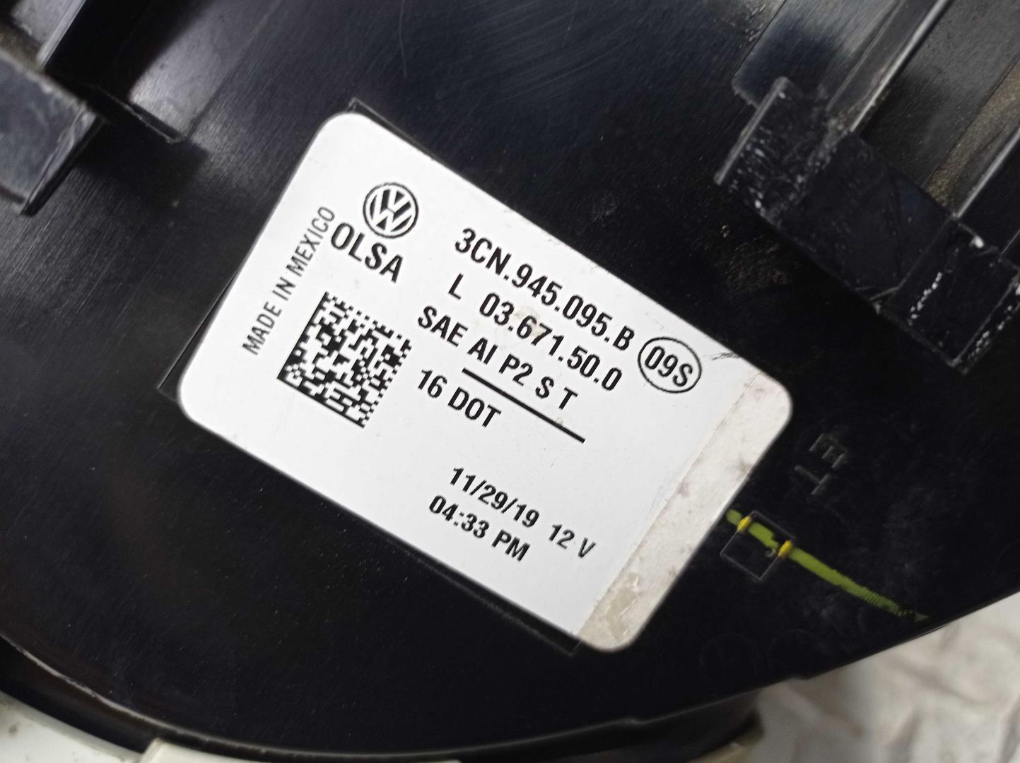 Фонарь задний наружный левый