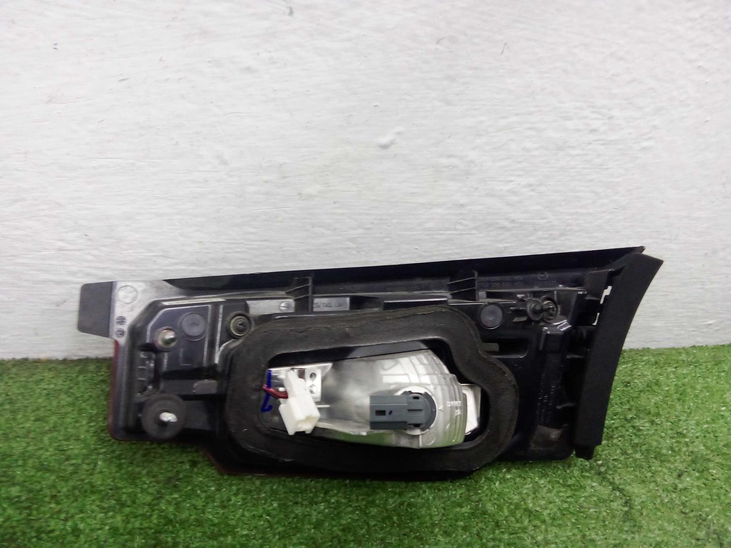 Фонарь задний внутренний левый