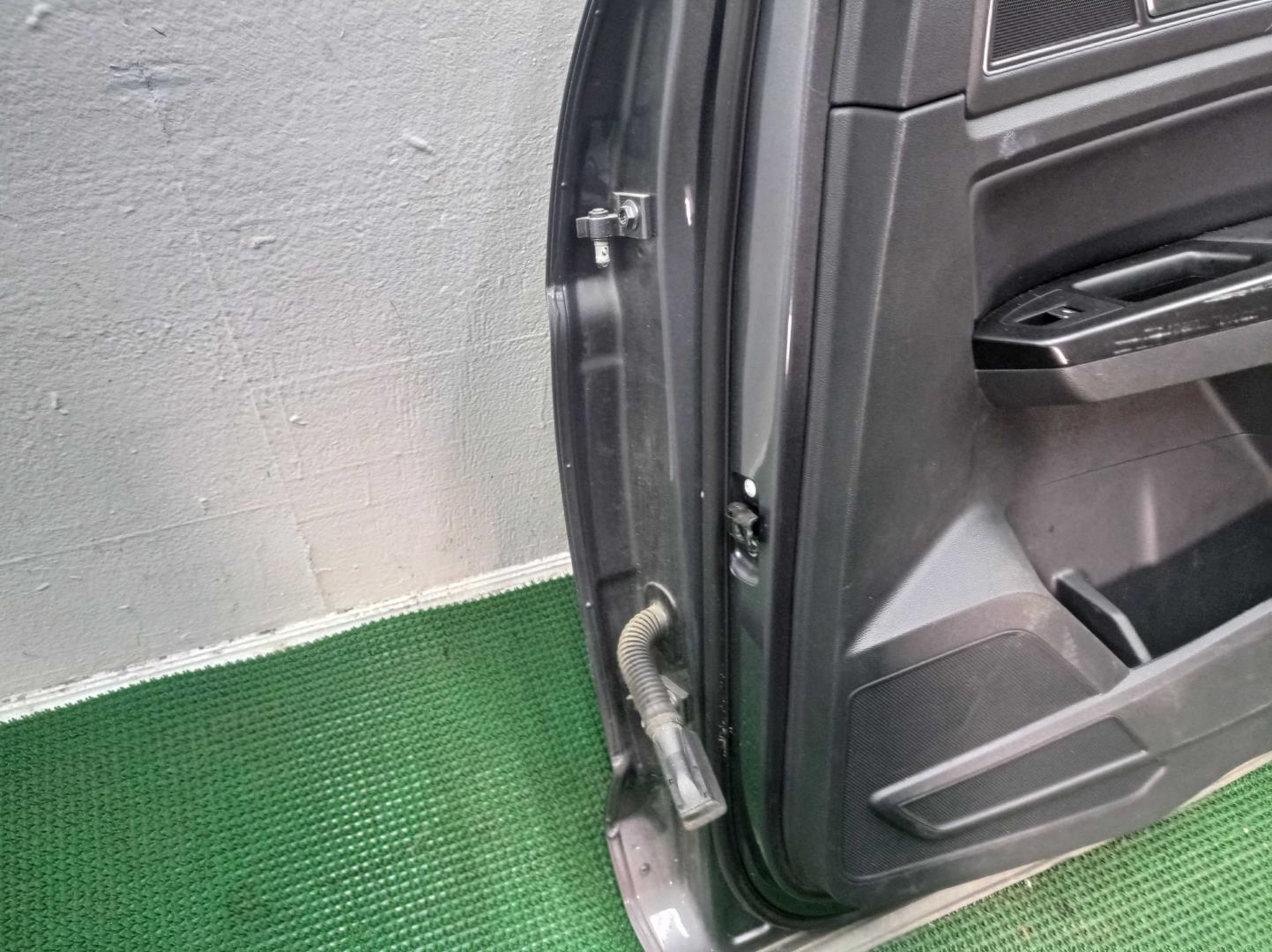 Стеклоподъемник электр. задний правый