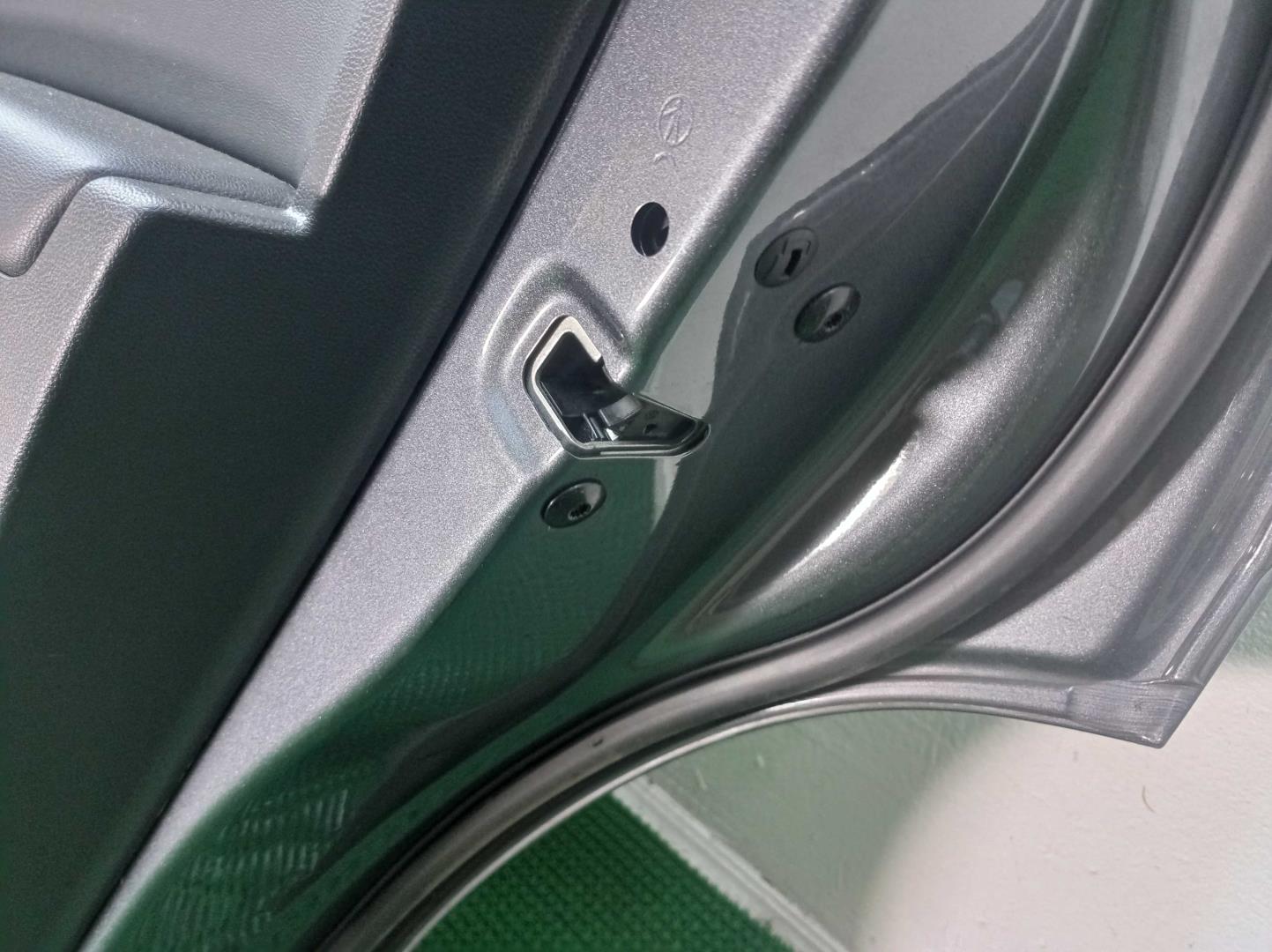 Стеклоподъемник электр. задний правый