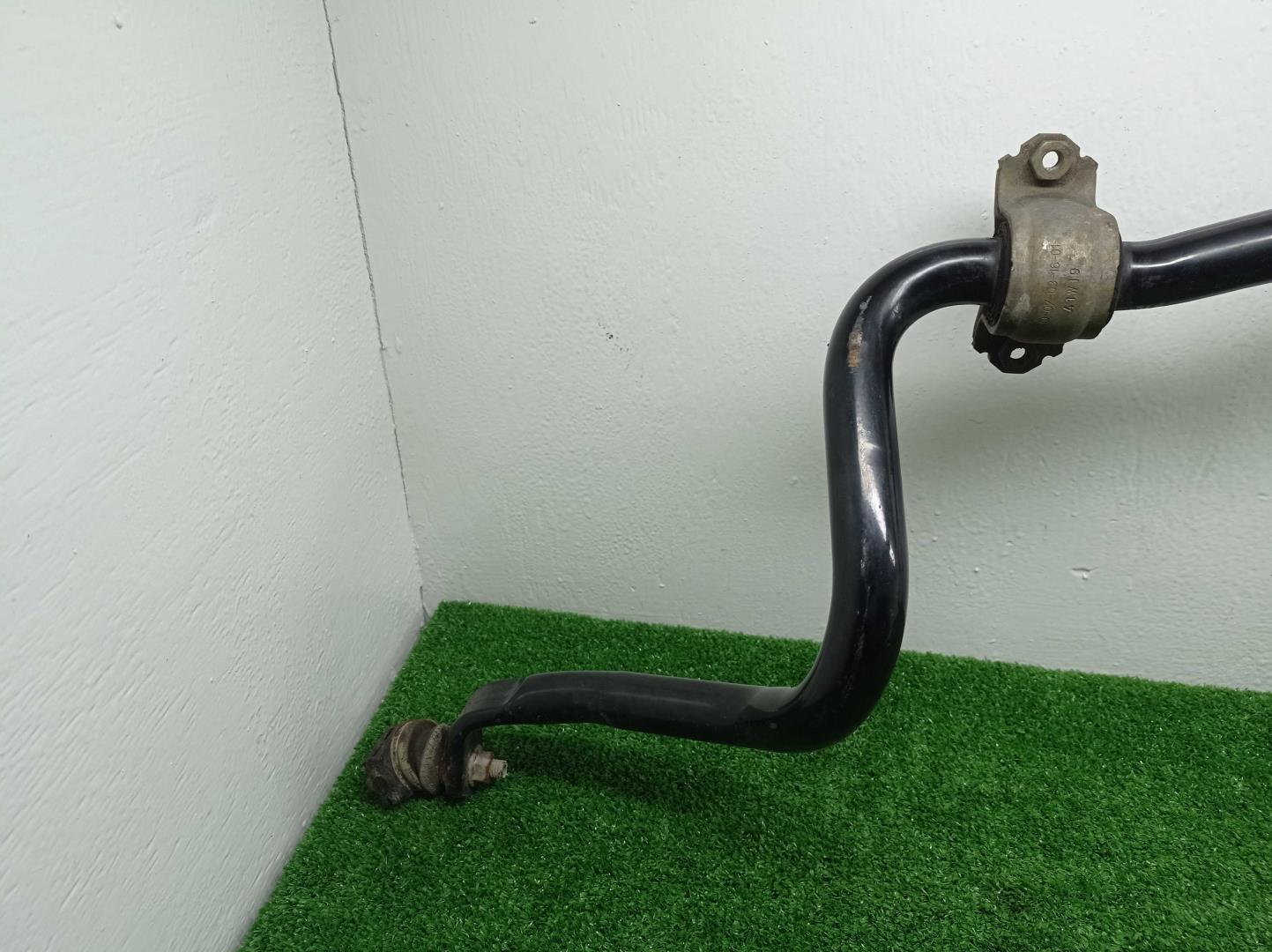 Стабилизатор передний