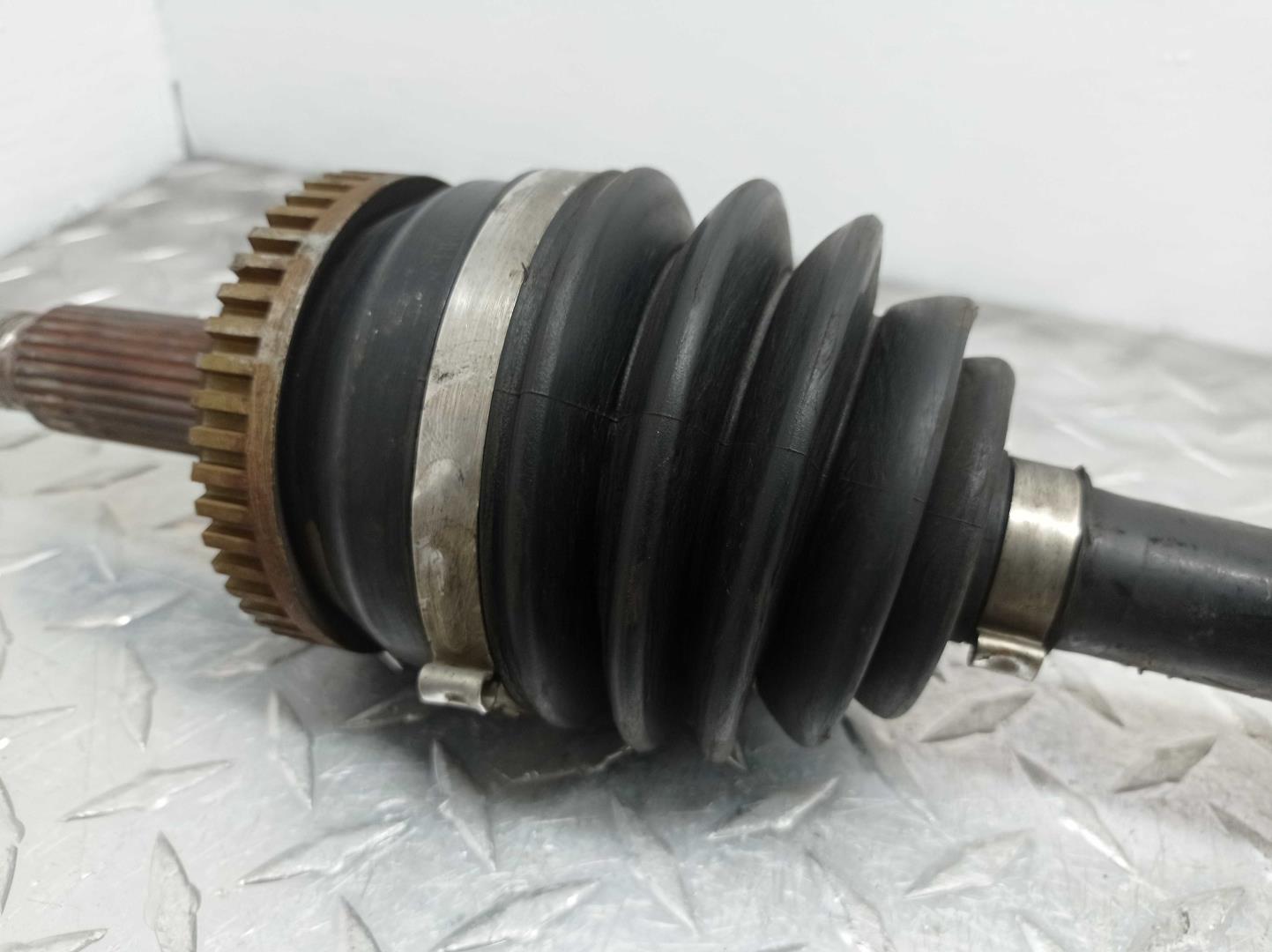 Полуось передняя правая