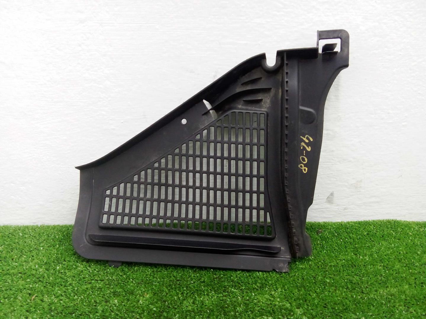 Решетка стеклоочистителей (Жабо)