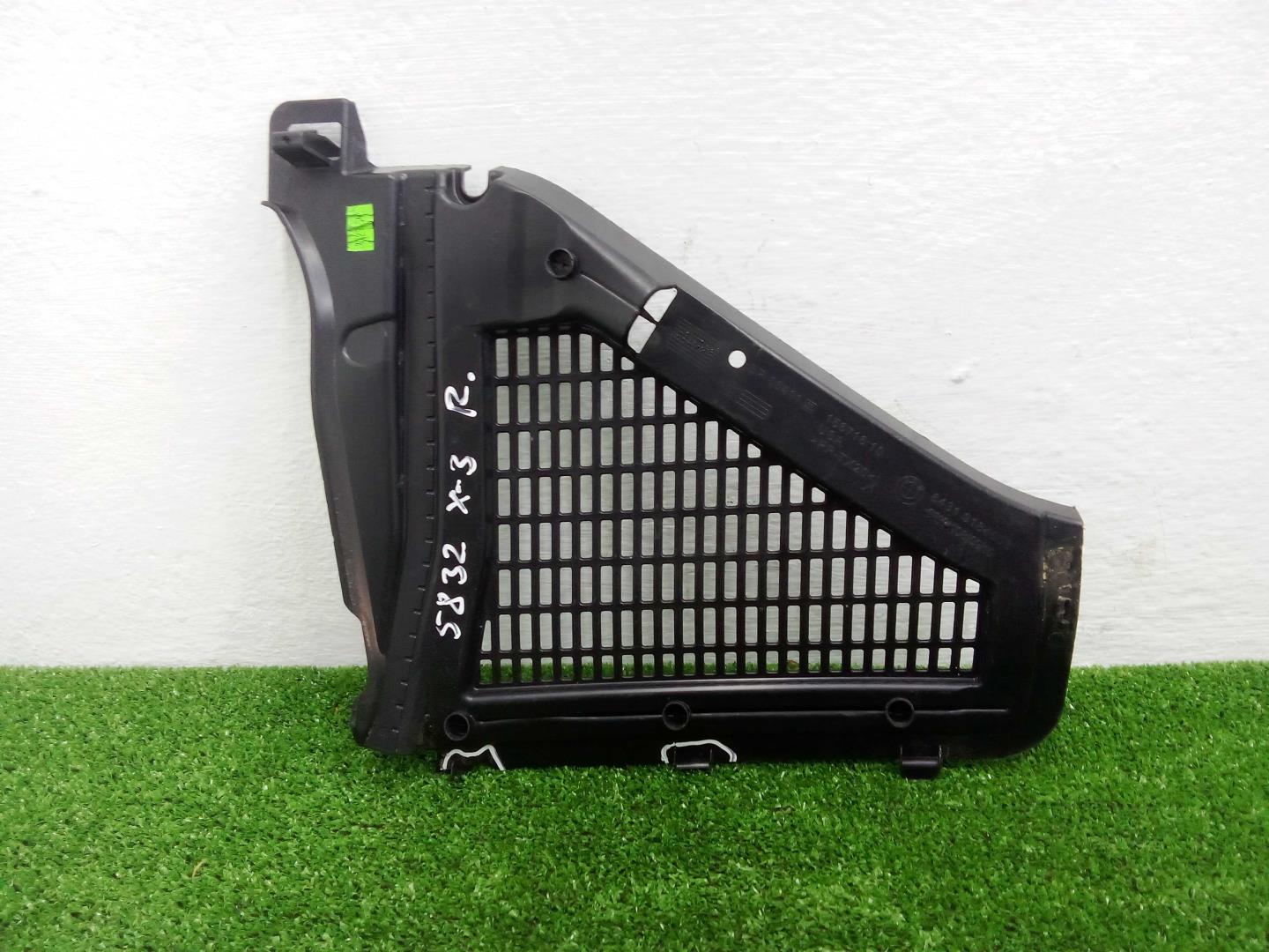 Решетка стеклоочистителей (Жабо)