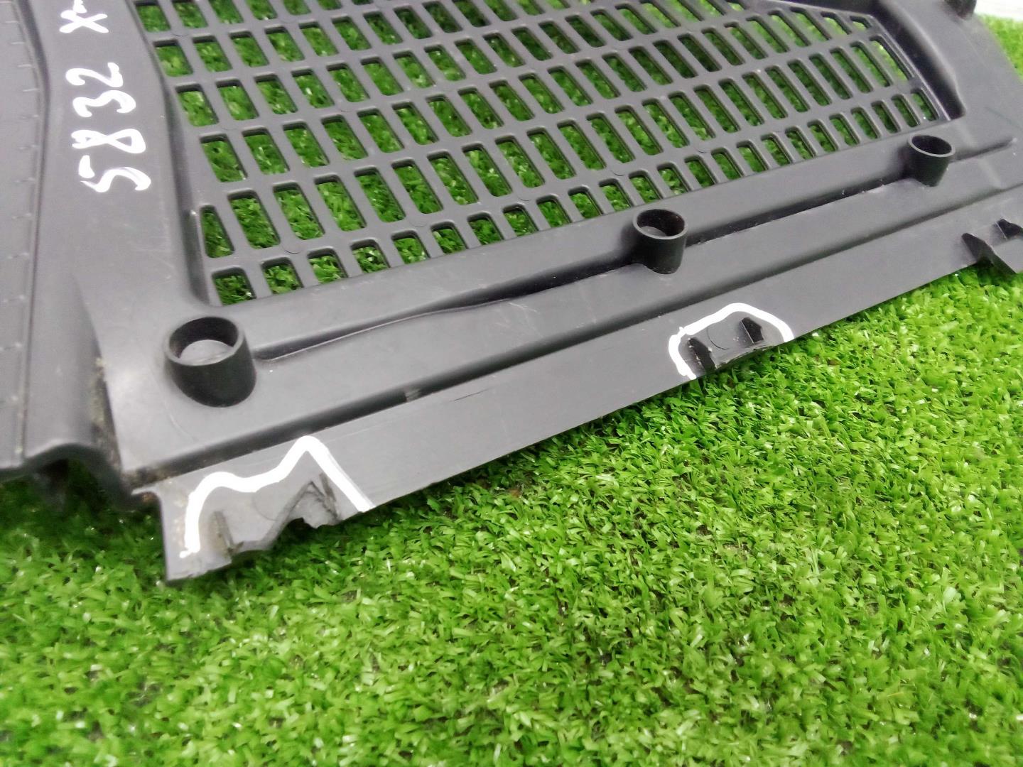 Решетка стеклоочистителей (Жабо)