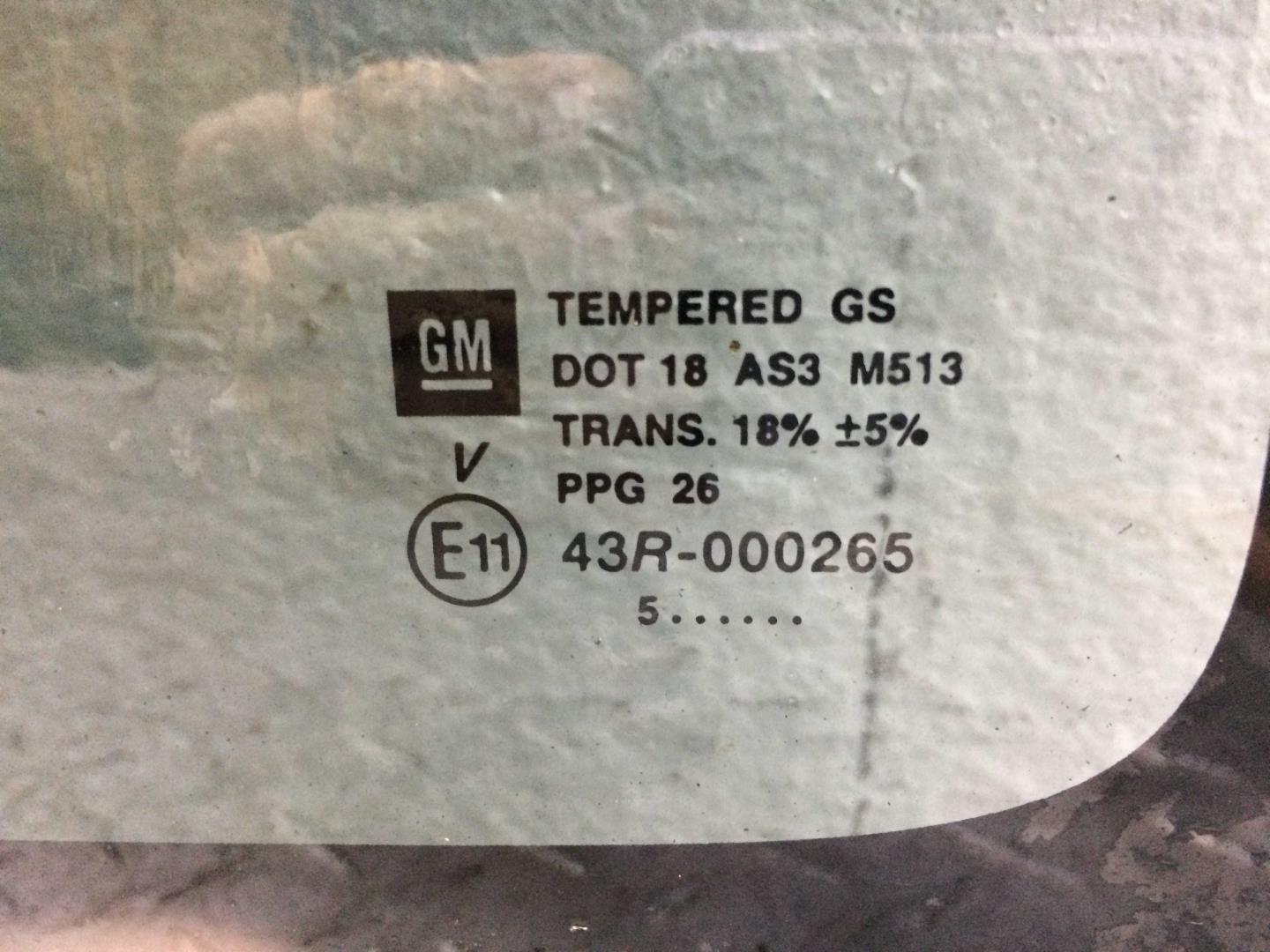 Стекло кузовное глухое левое