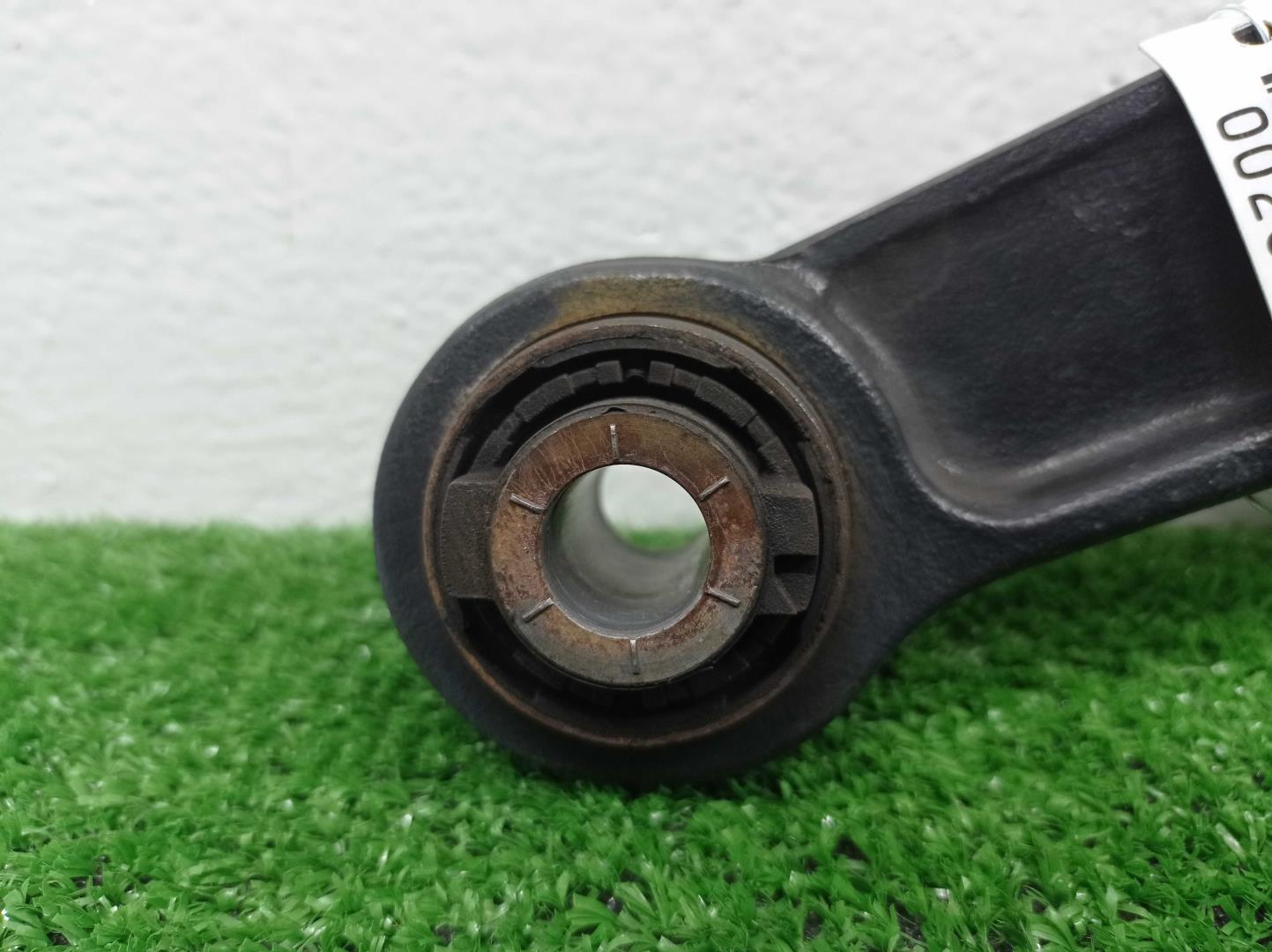 Рычаг задний левый