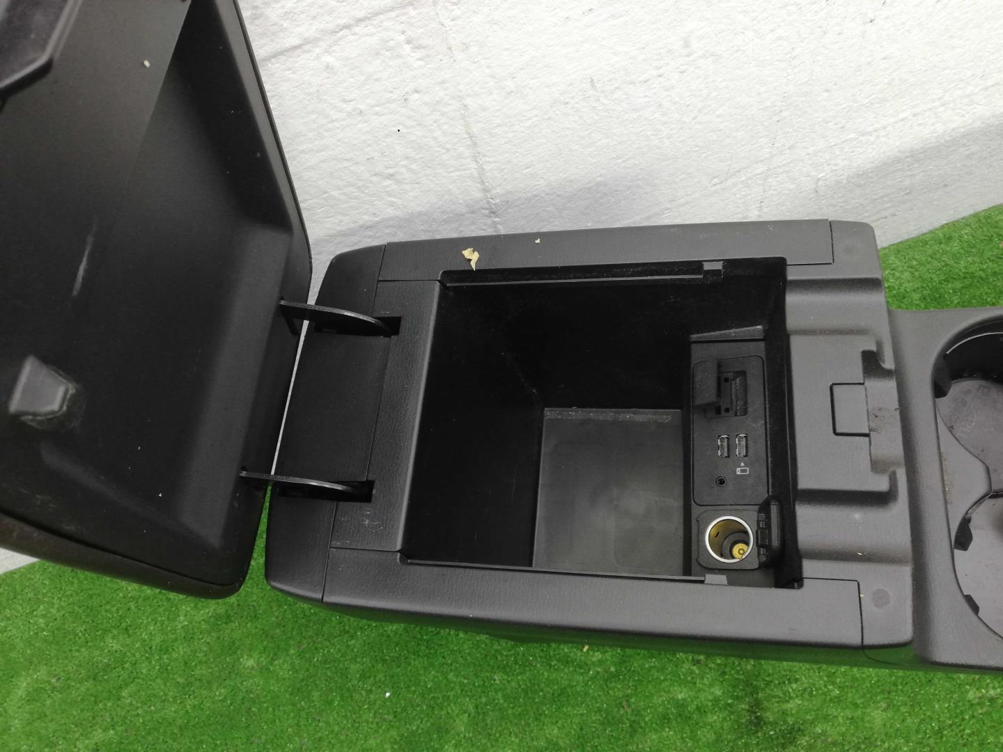 Подлокотник