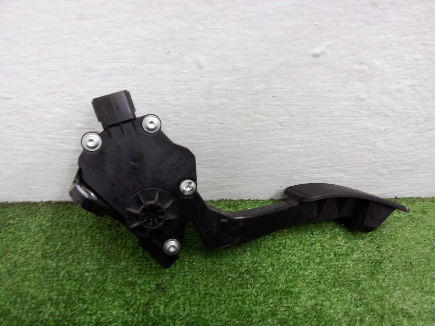 Педаль газа