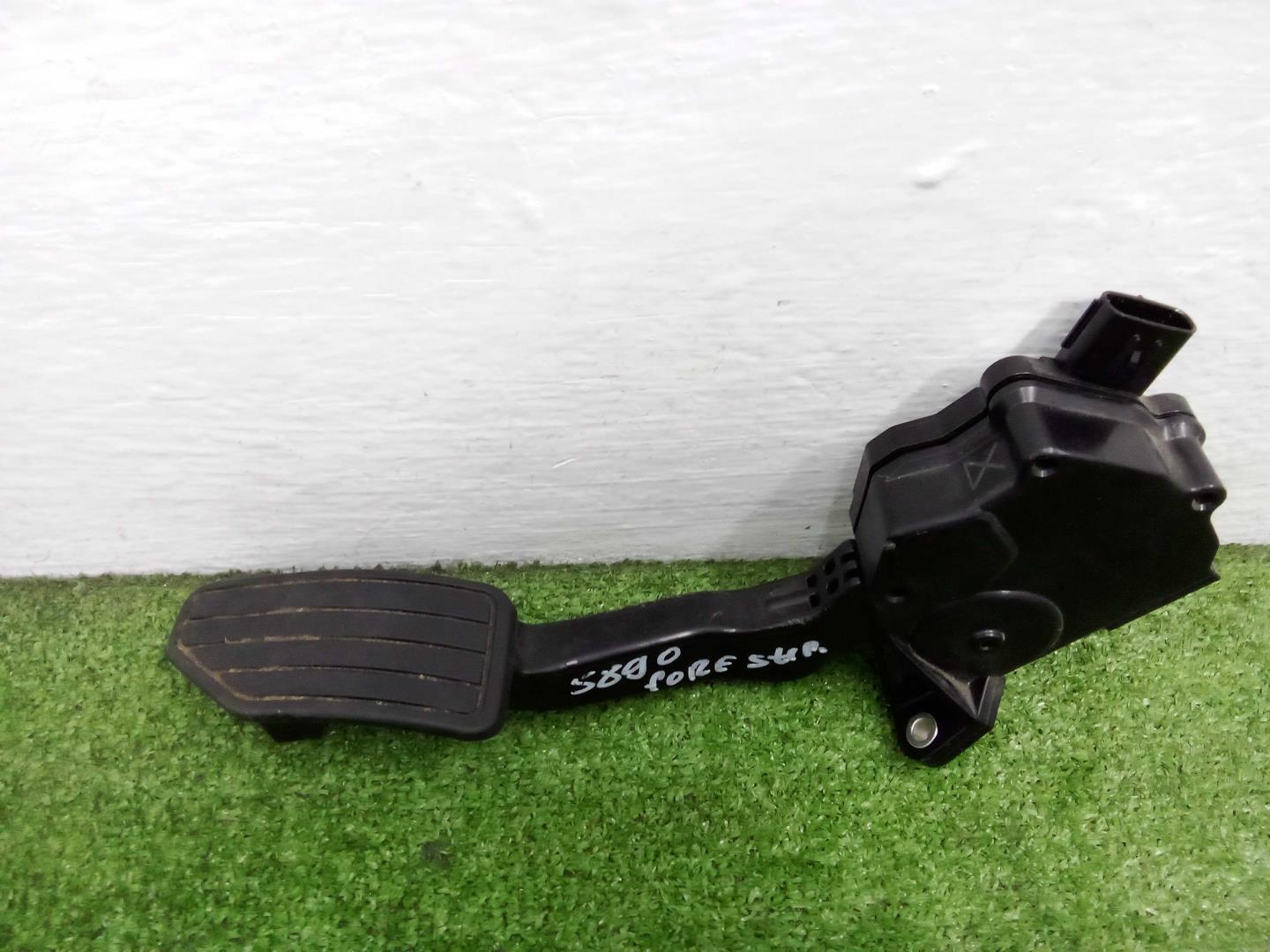 Педаль газа