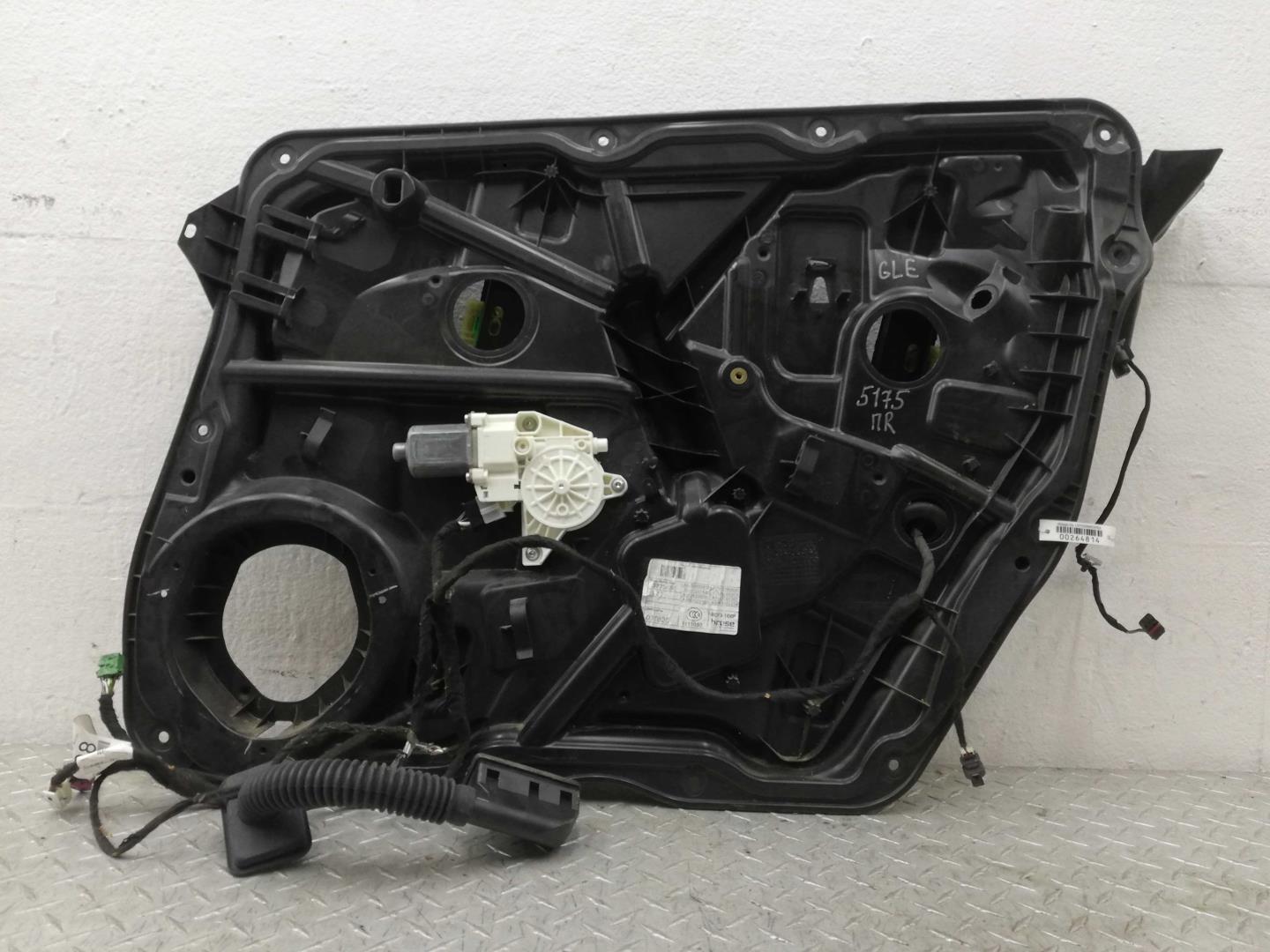 Стеклоподъемник электр. передний правый