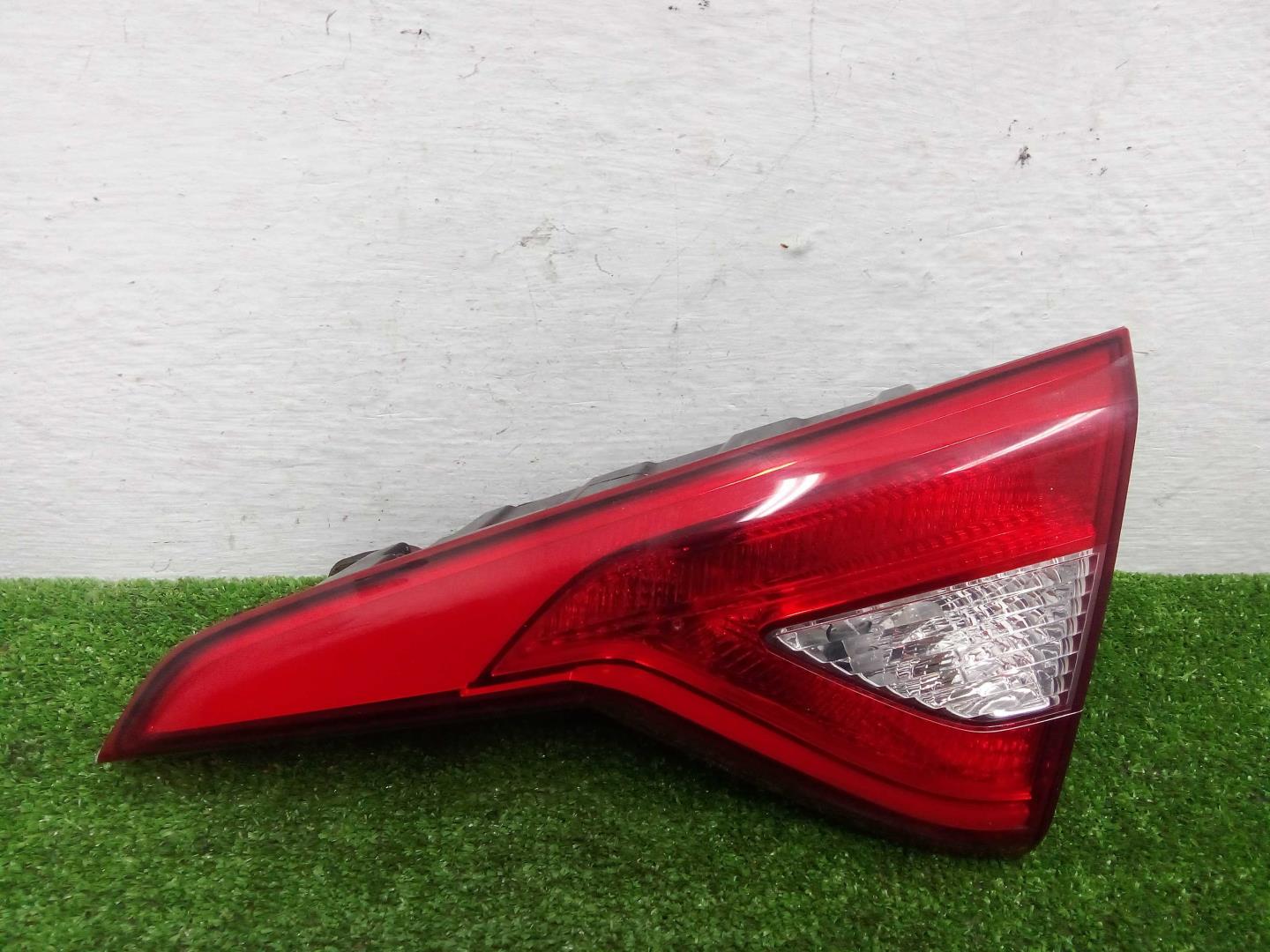 Фонарь задний внутренний правый