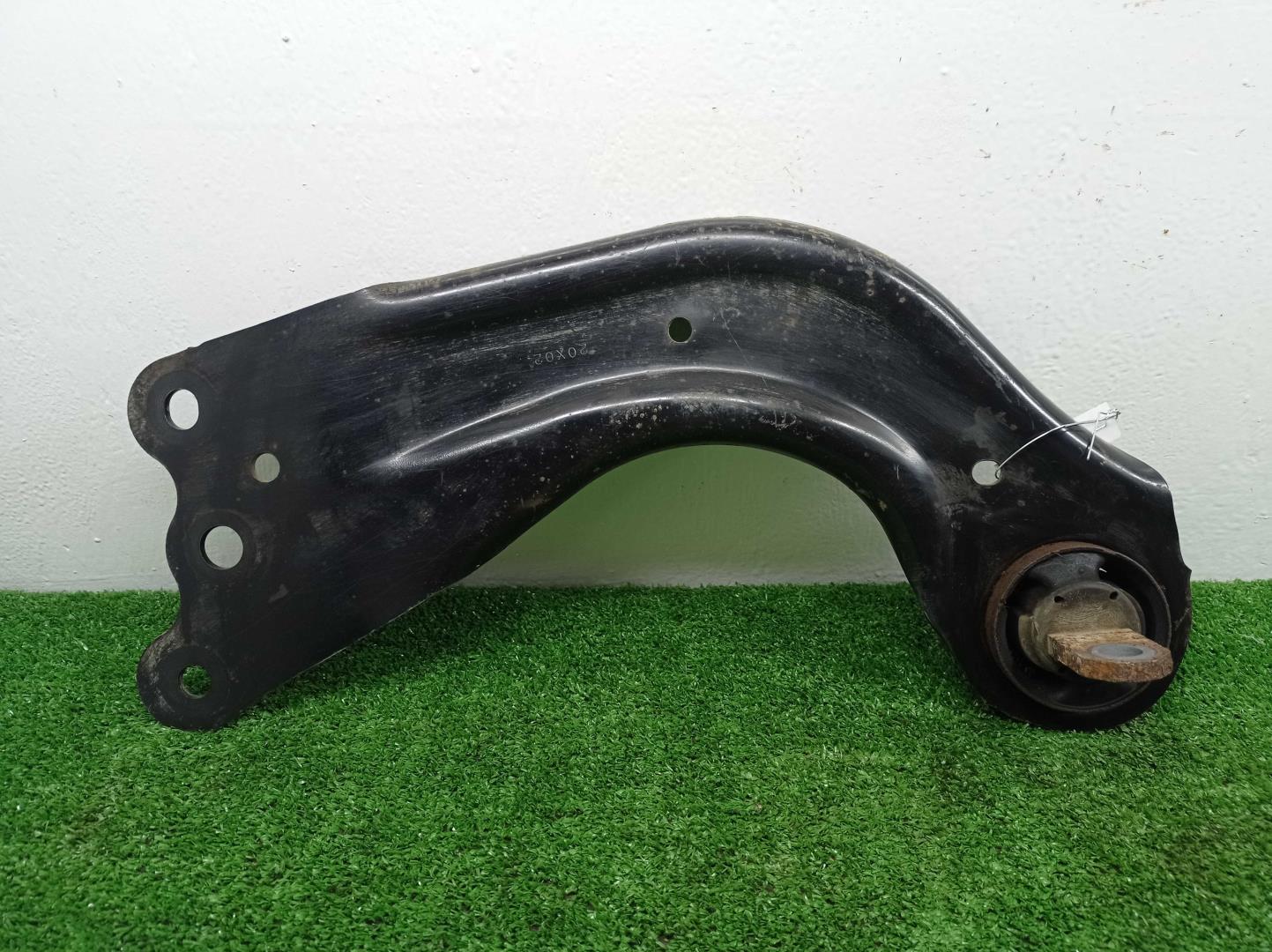 Рычаг задний левый