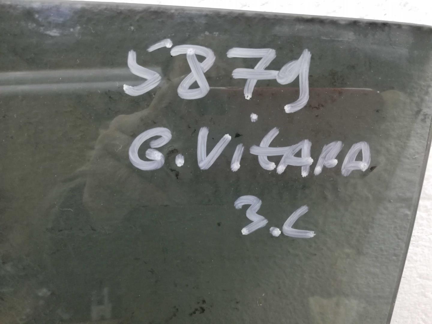 Стекло двери задней левой