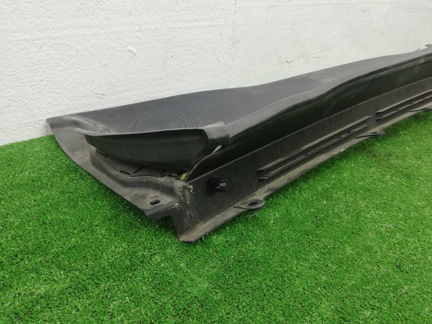 Решетка стеклоочистителей (Жабо)