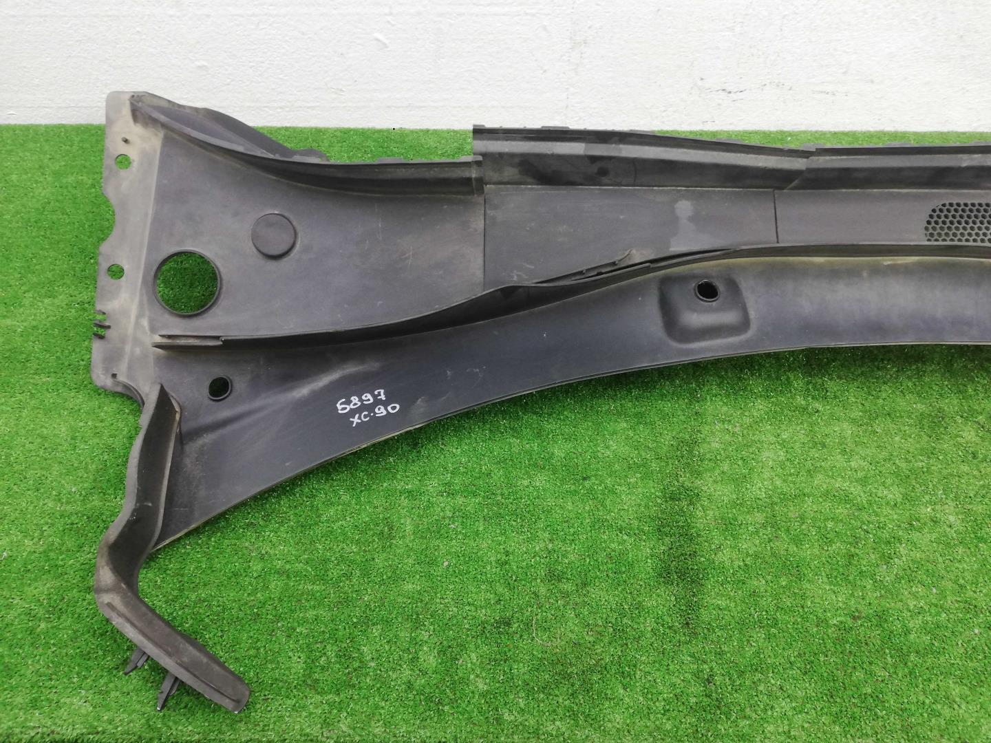 Решетка стеклоочистителей (Жабо)