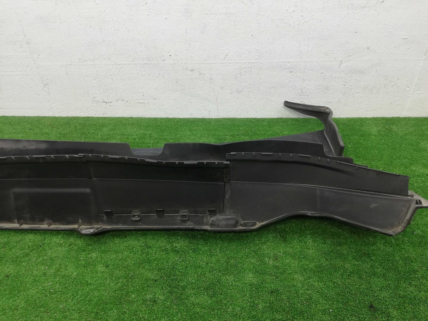 Решетка стеклоочистителей (Жабо)