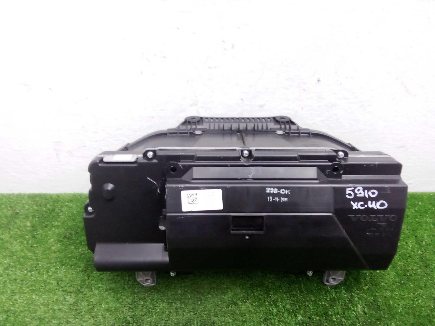 Панель приборов