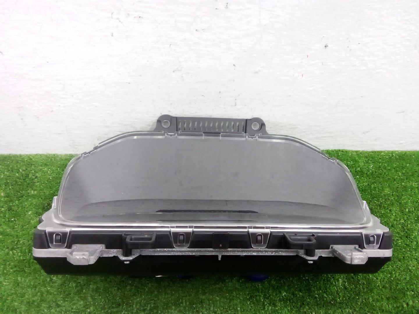 Панель приборов