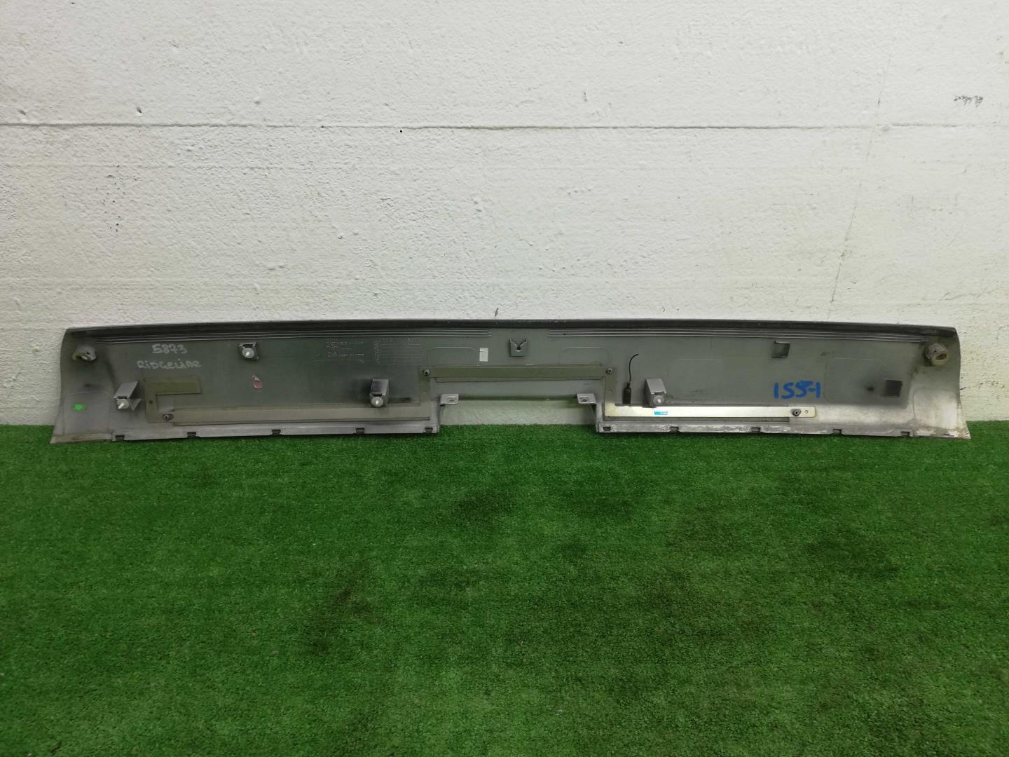 Спойлер (дефлектор) крышки багажника