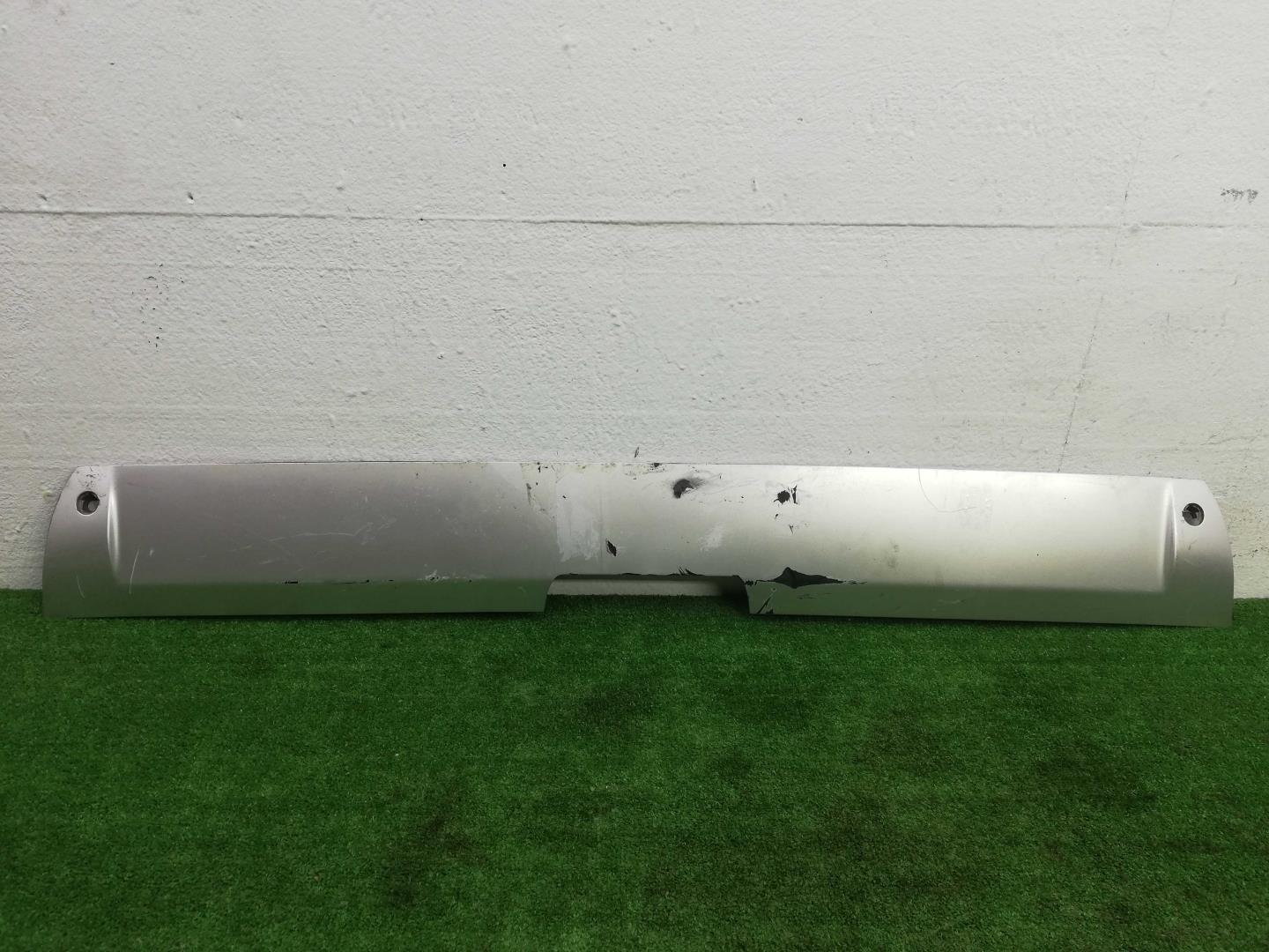 Спойлер (дефлектор) крышки багажника