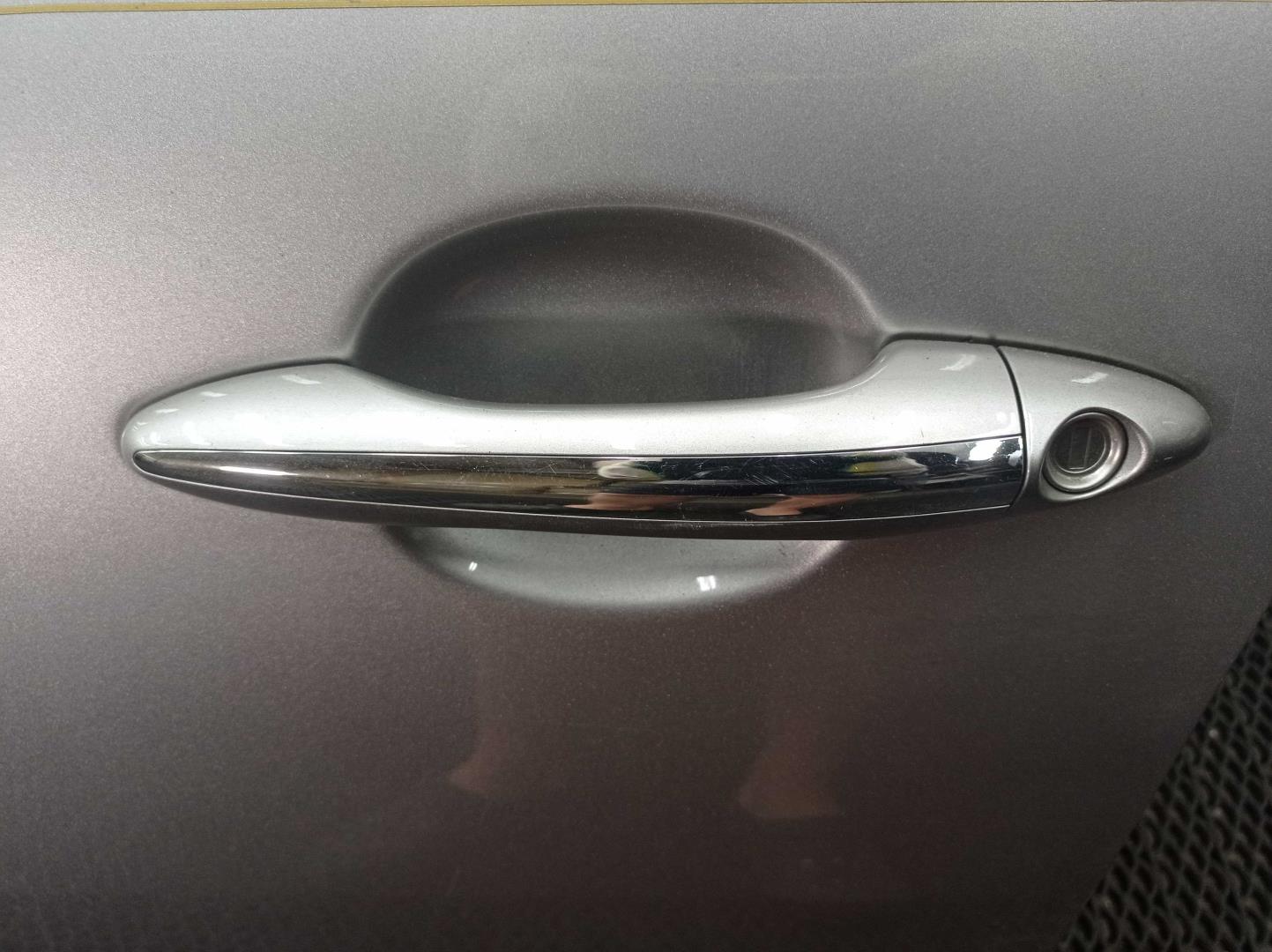 Стекло двери передней левой