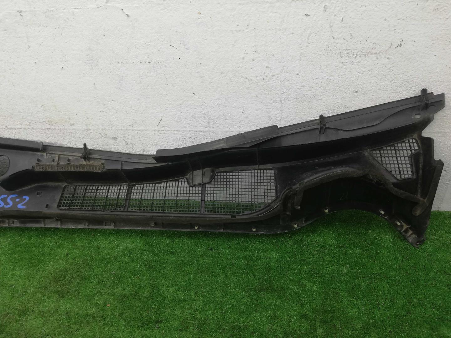 Решетка стеклоочистителей (Жабо)