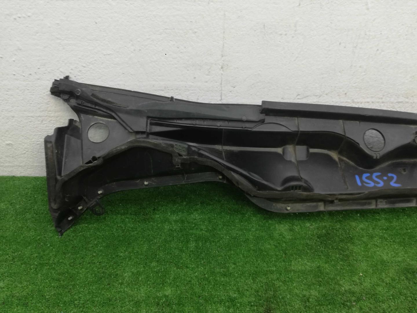 Решетка стеклоочистителей (Жабо)