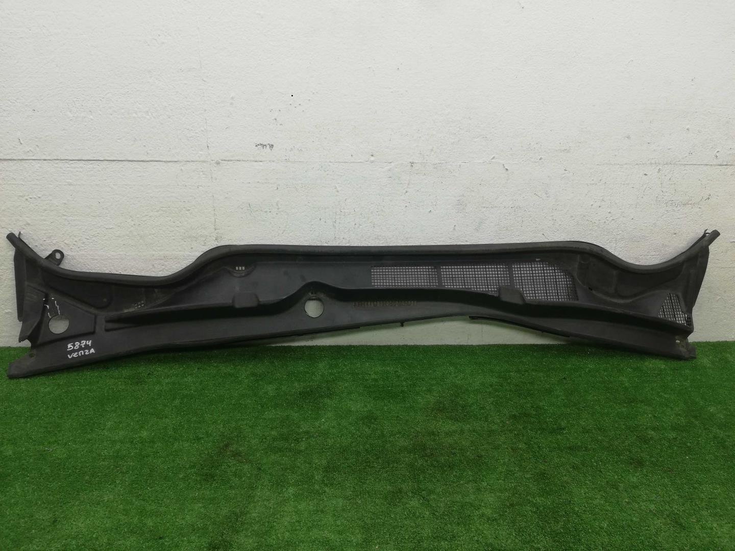 Решетка стеклоочистителей (Жабо)