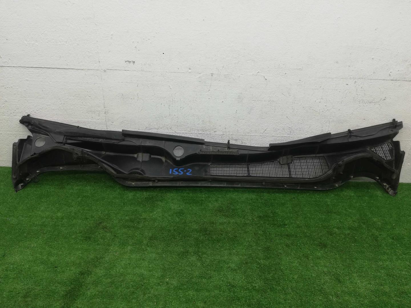 Решетка стеклоочистителей (Жабо)