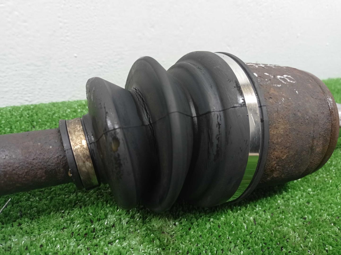 Полуось передняя левая