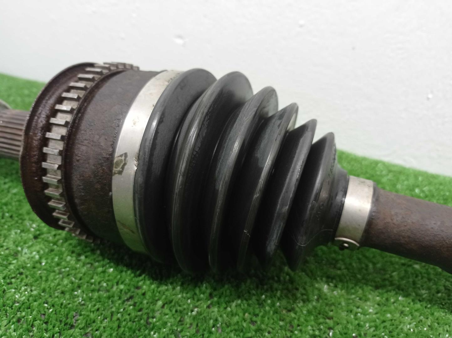 Полуось передняя левая