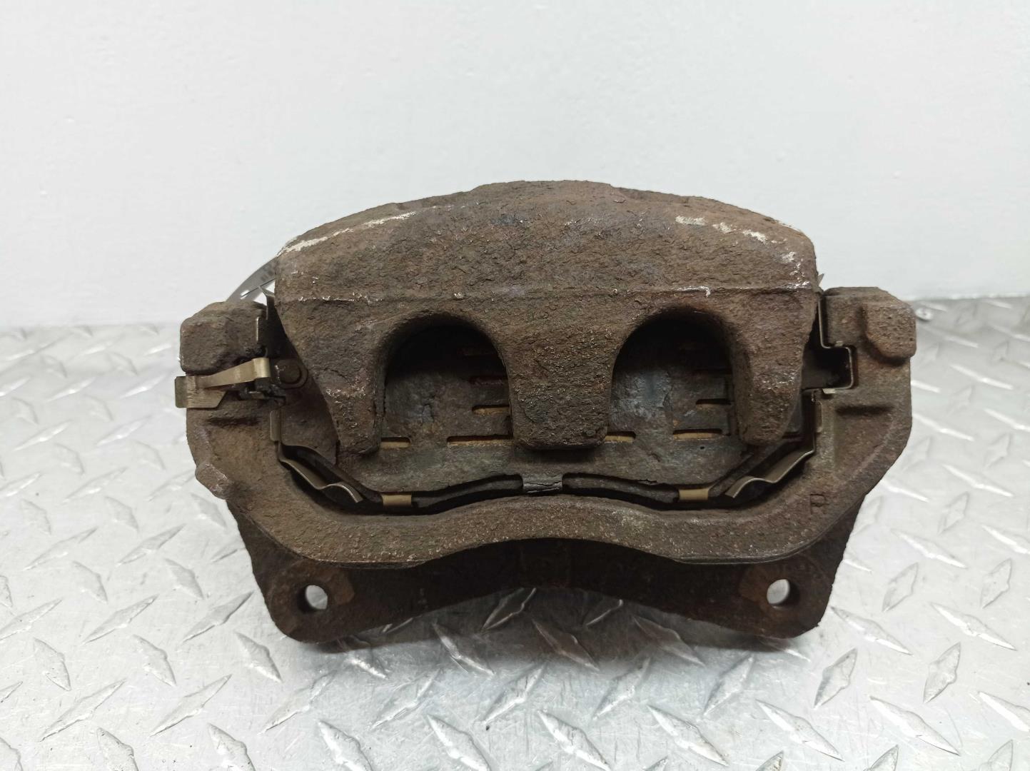 Суппорт передний правый