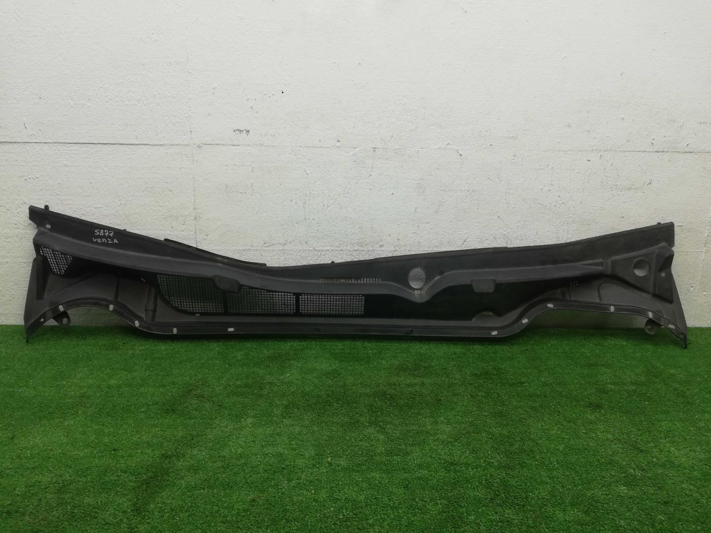 Решетка стеклоочистителей (Жабо)