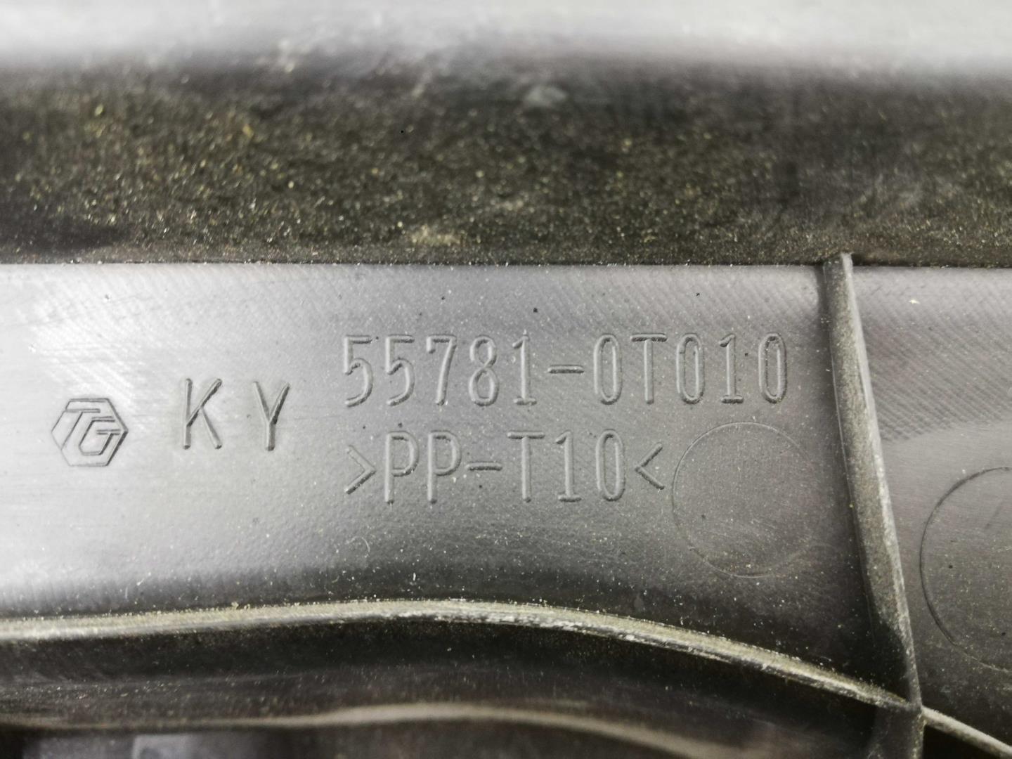 Решетка стеклоочистителей (Жабо)