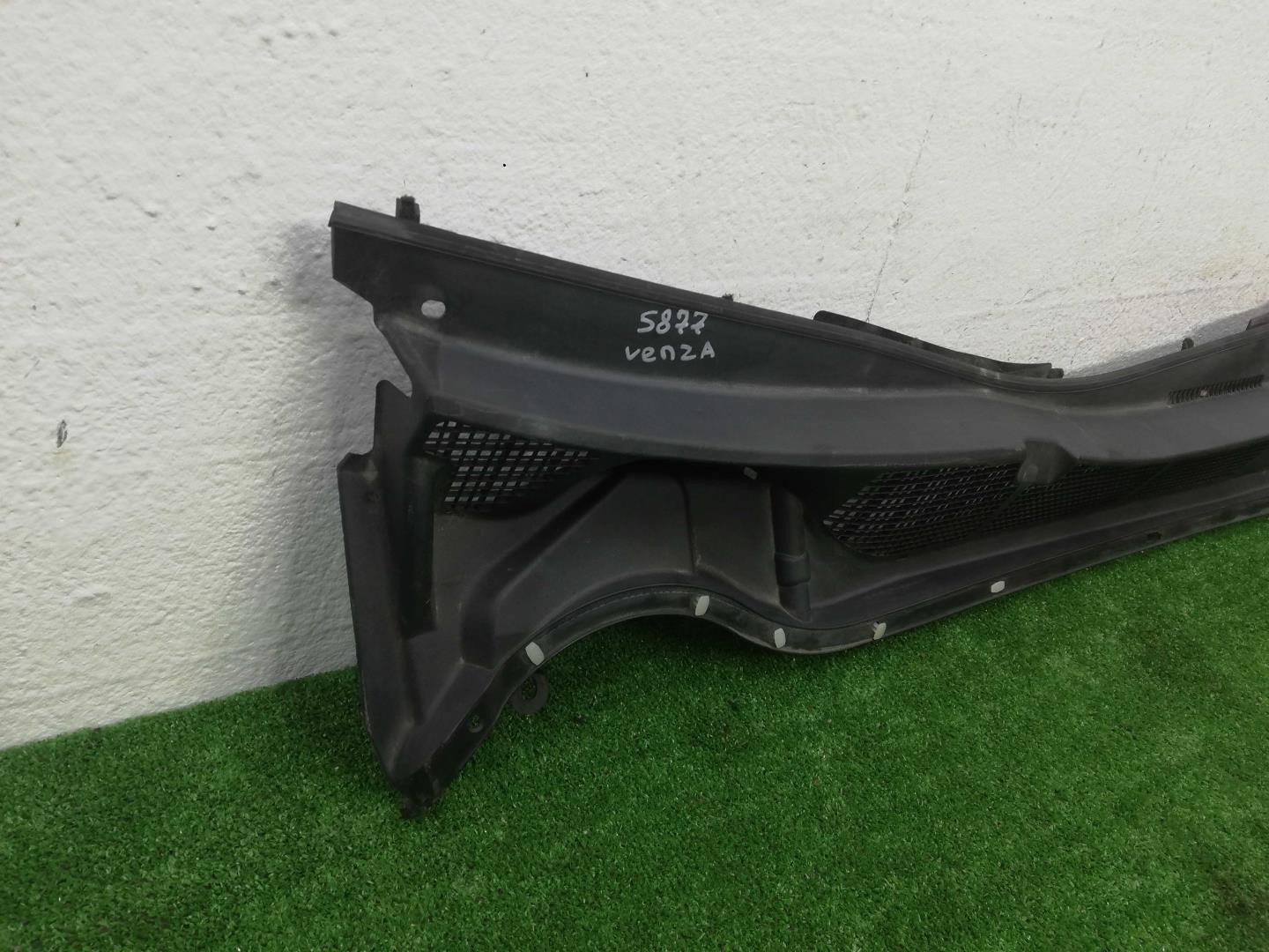 Решетка стеклоочистителей (Жабо)