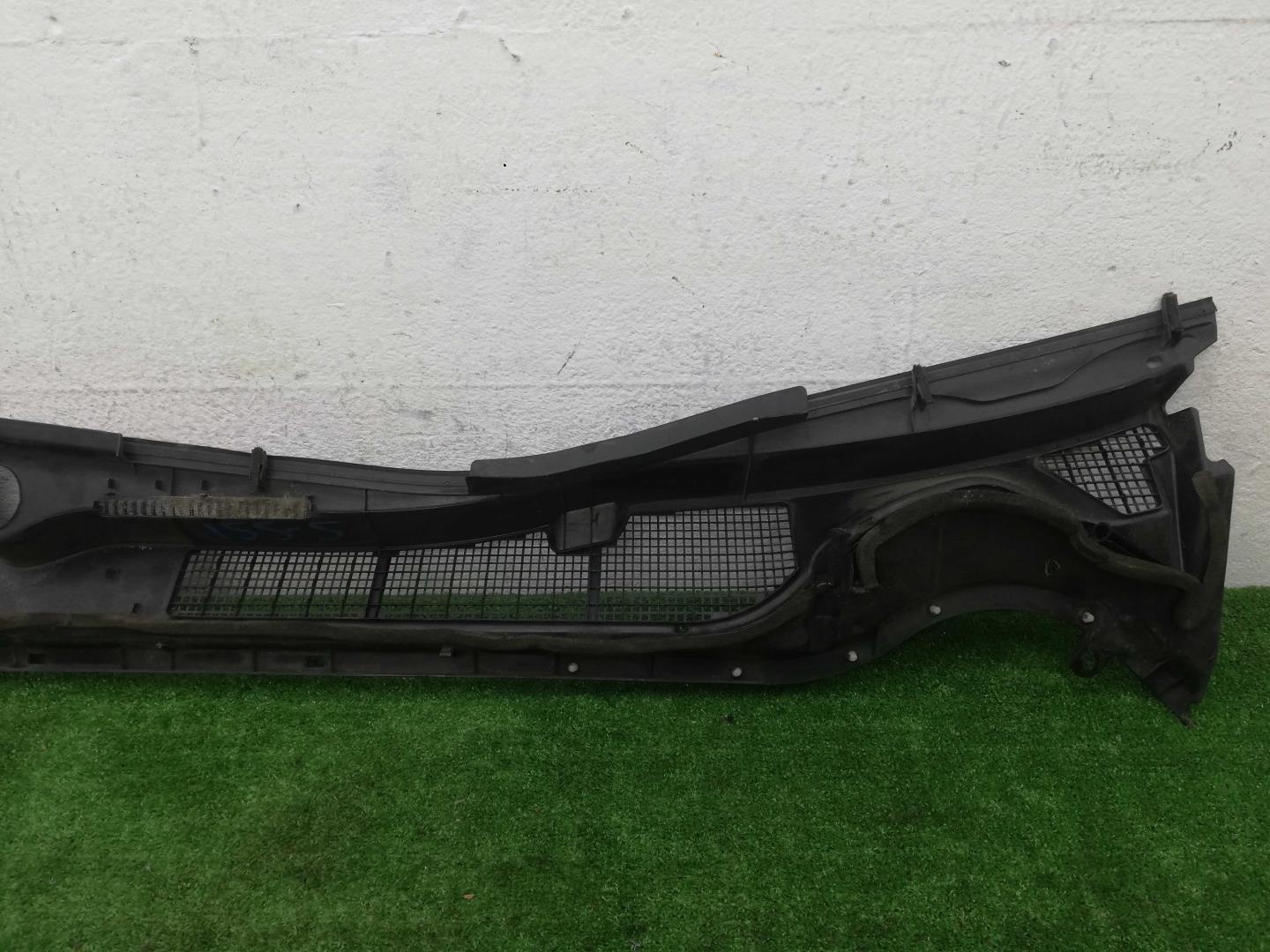 Решетка стеклоочистителей (Жабо)