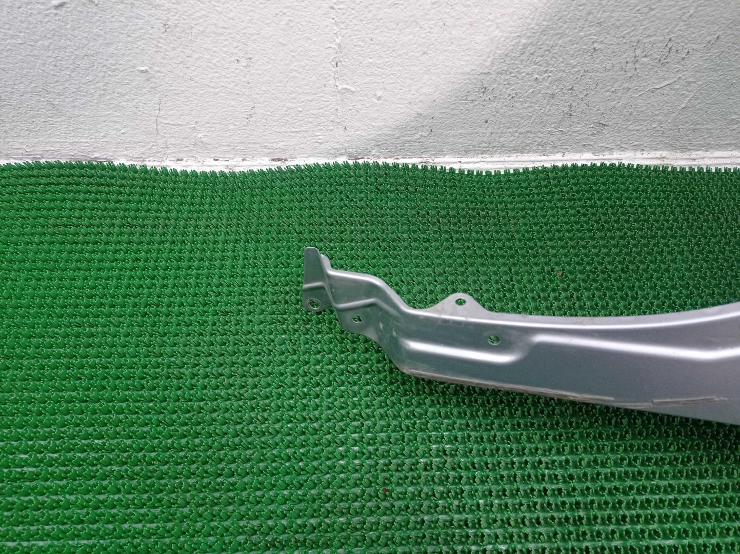 Крыло переднее левое