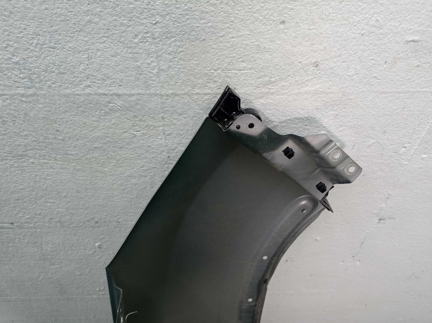 Крыло переднее левое