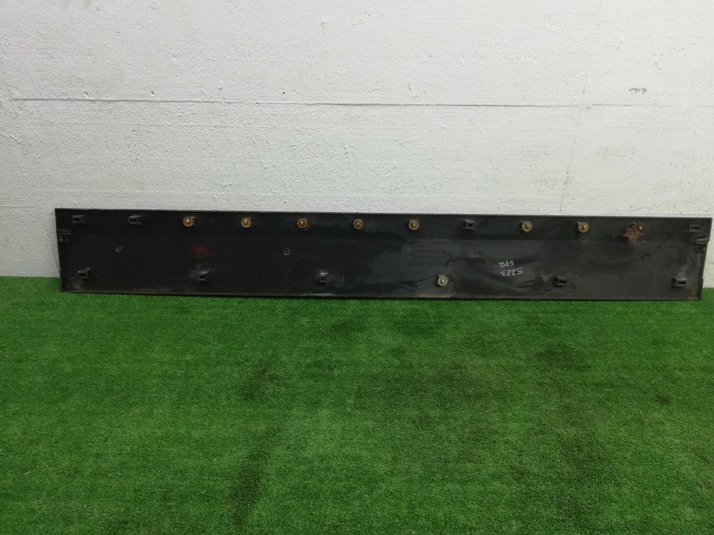 Накладка (кузов наружные)