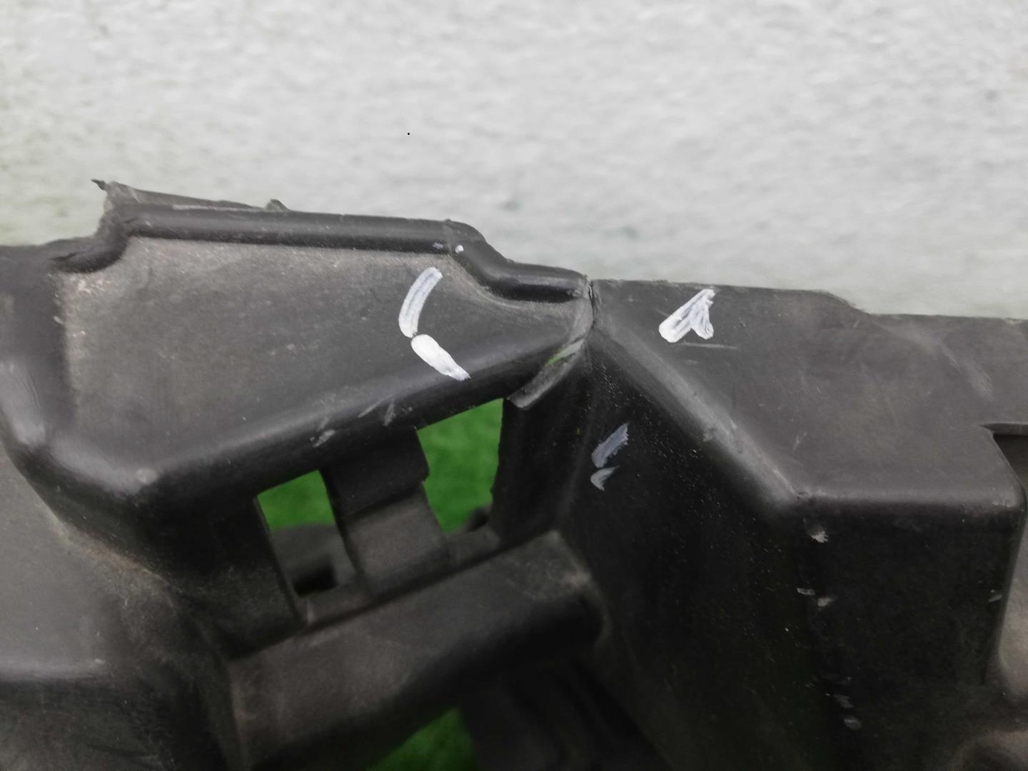 Кронштейн переднего бампера