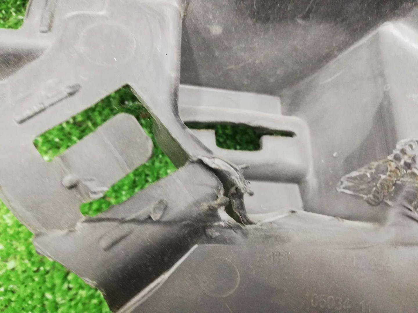 Кронштейн переднего бампера