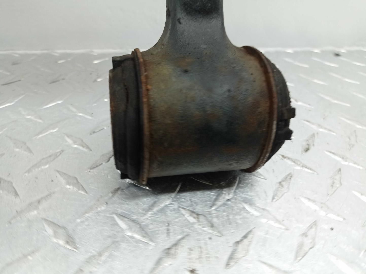 Рычаг передний нижний правый