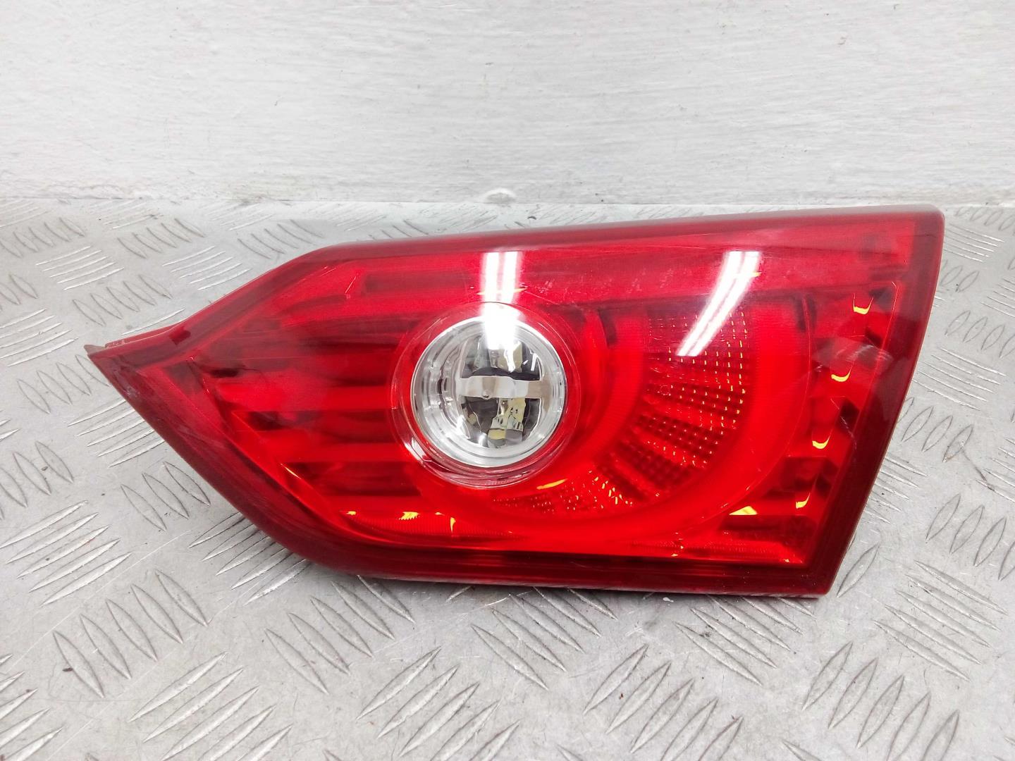 Фонарь задний внутренний правый