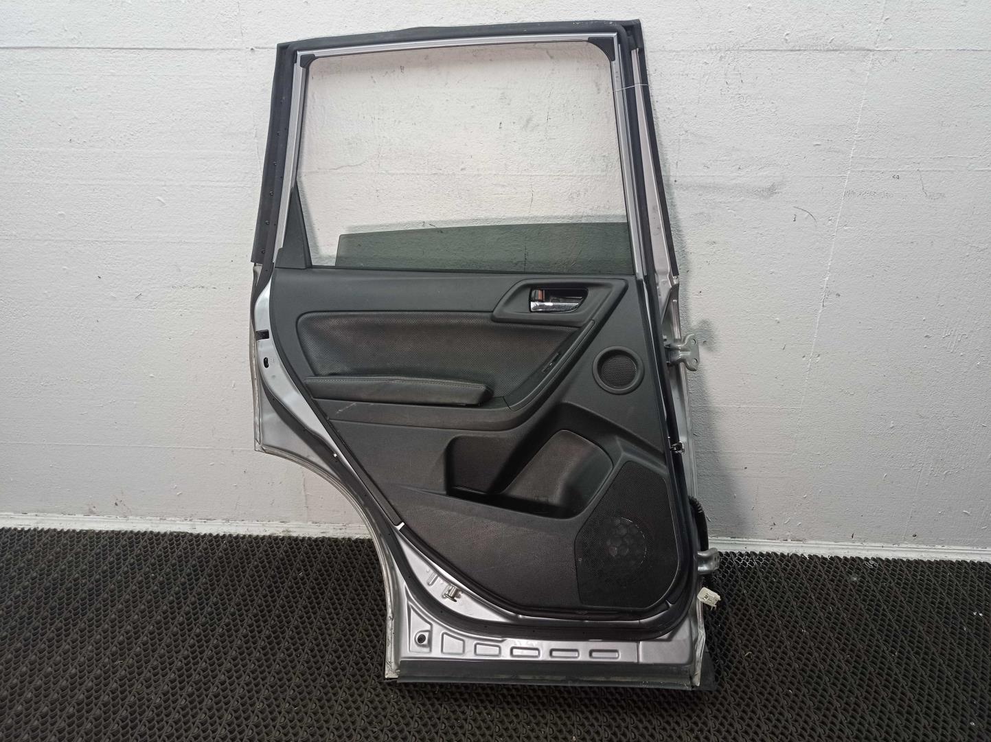 Ручка двери задней наружная левая