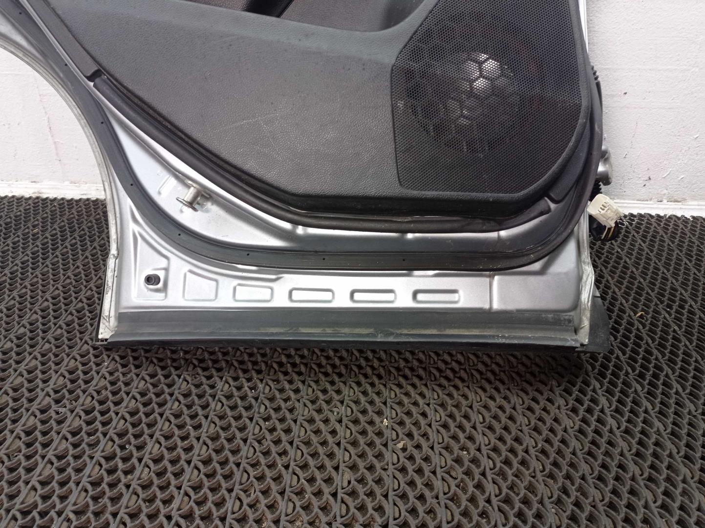 Ручка двери задней наружная левая