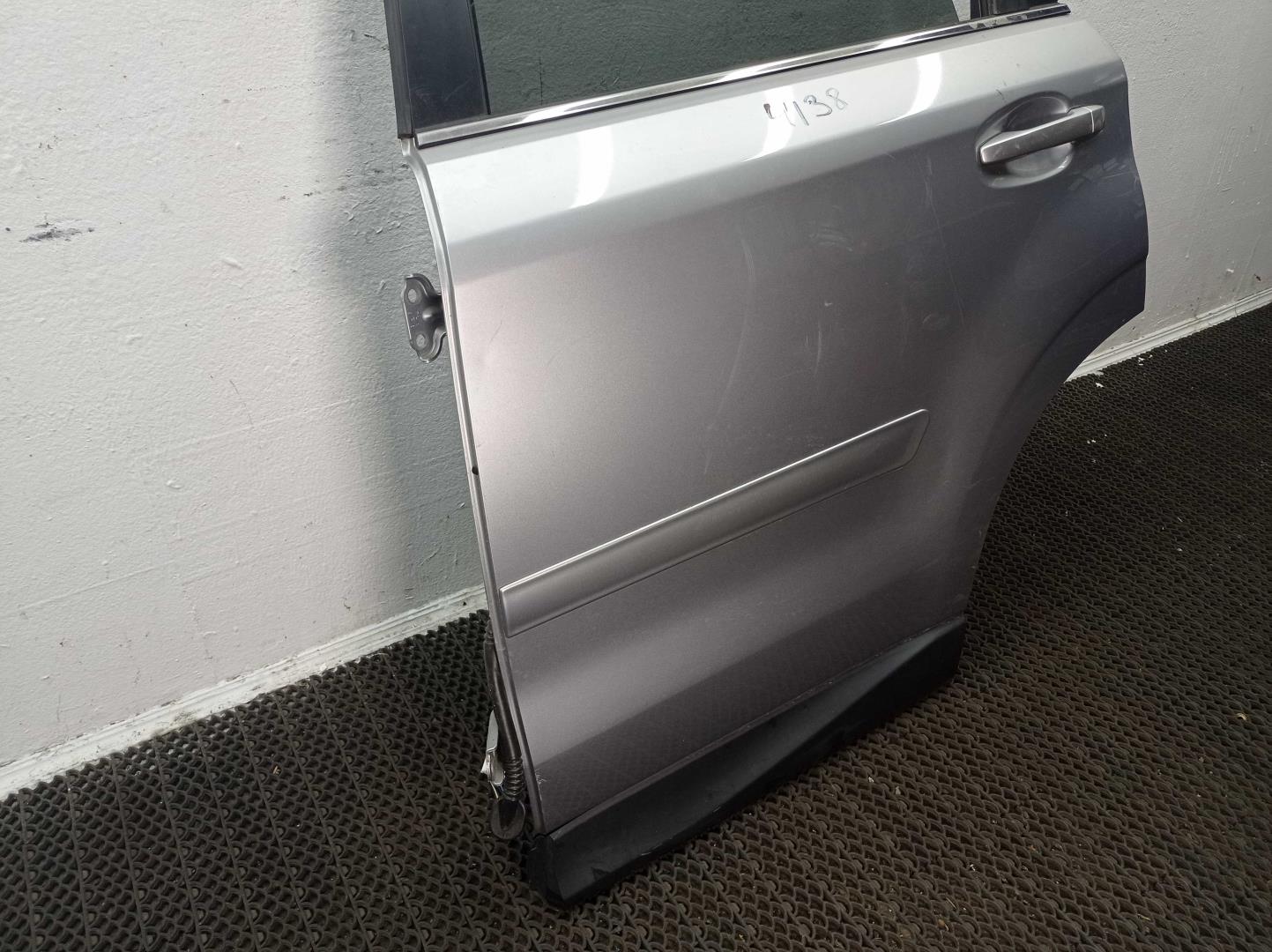 Ручка двери задней наружная левая