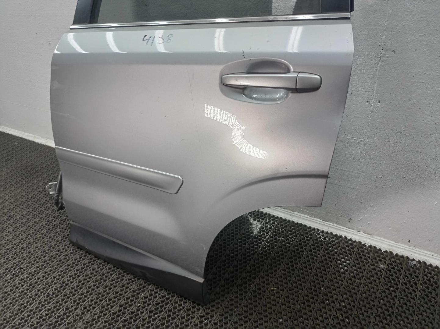 Ручка двери задней наружная левая