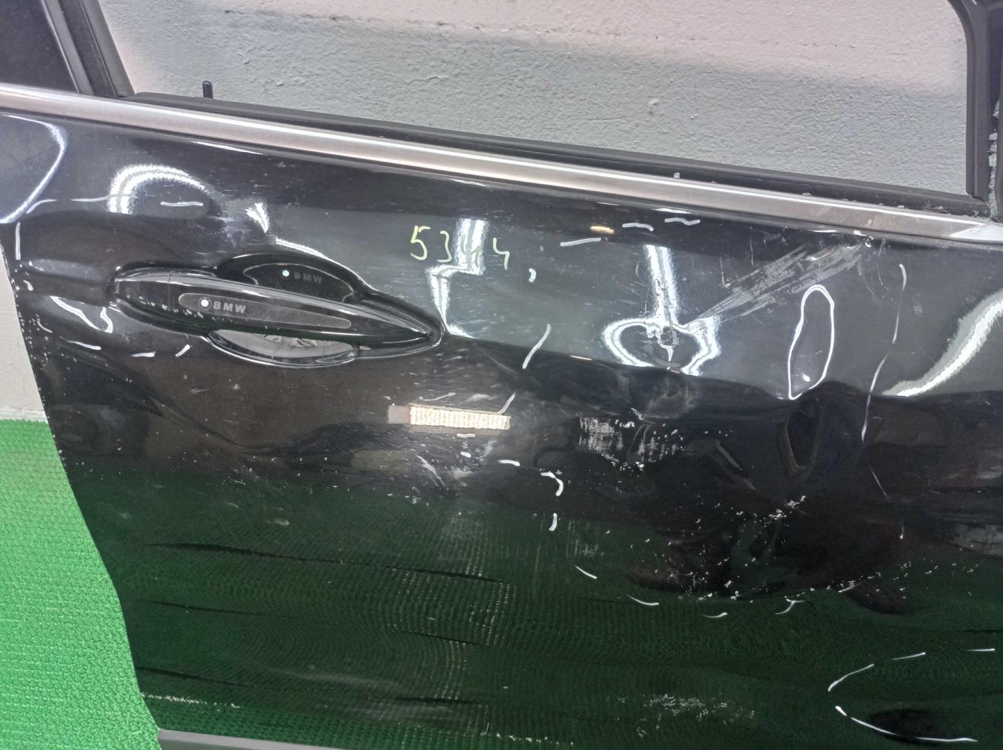 Замок двери передней правой