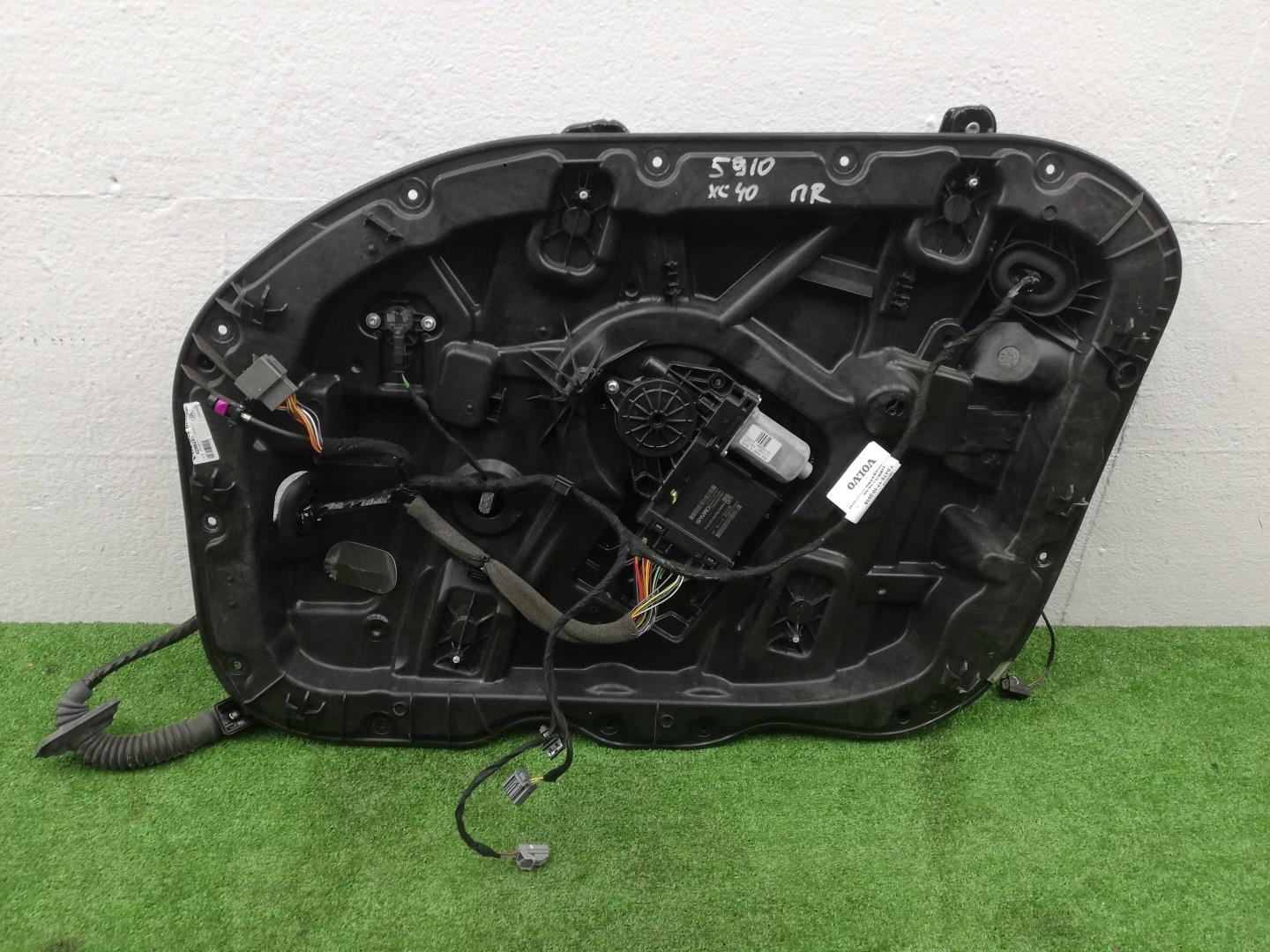 Стеклоподъемник электр. передний правый